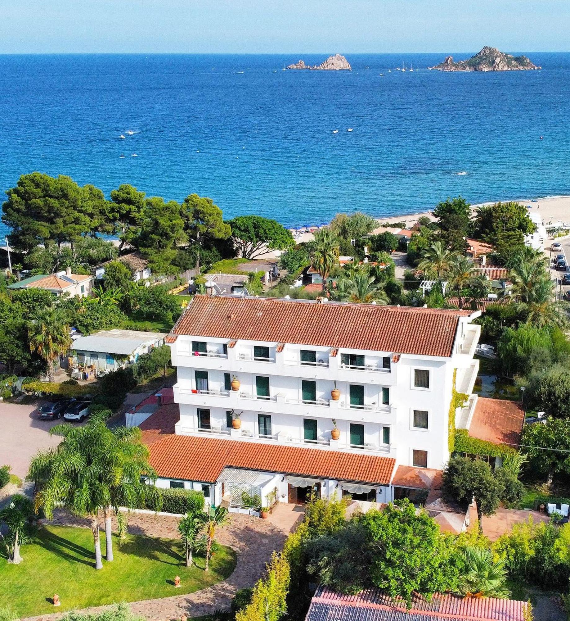 Hotel Mediterraneo Santa Maria Navarrese Exterior foto