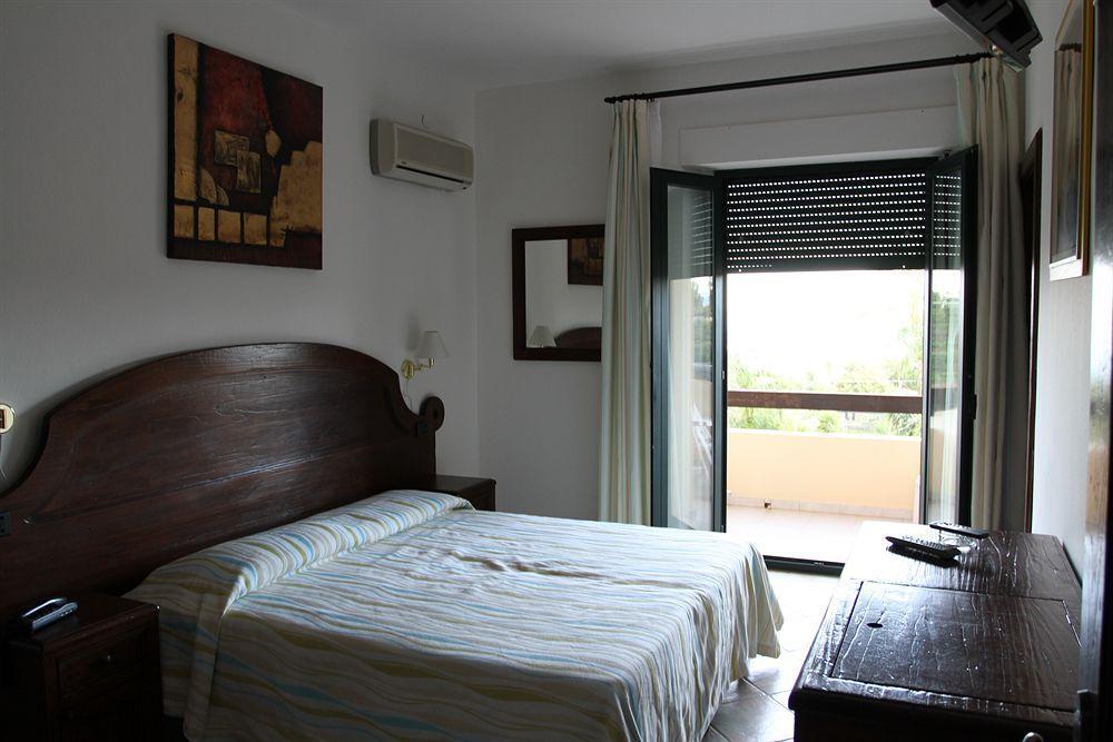 Hotel Mediterraneo Santa Maria Navarrese Exterior foto